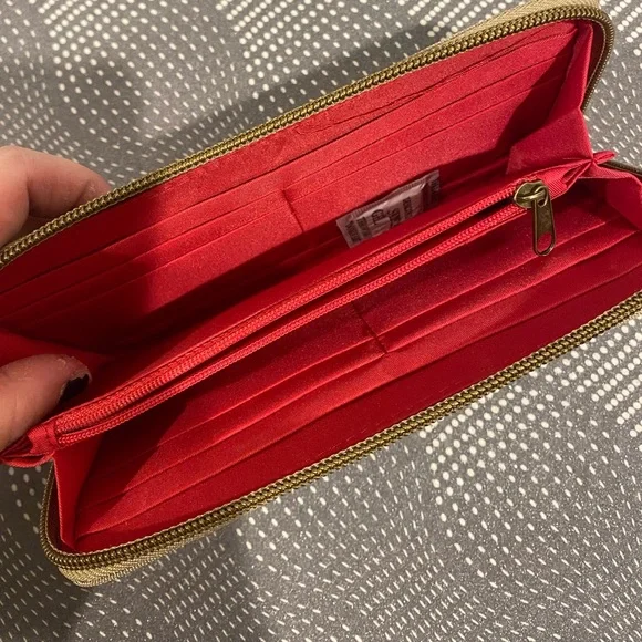 NWOT Travelon Anti Theft Quilted Bag with RFID Wallet - Picture 14 of 14